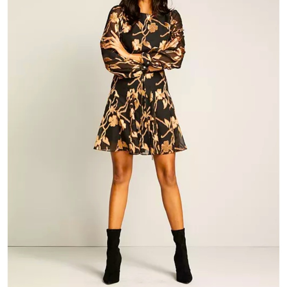 Tommy Hilfiger
Chiffon Burnout Trapeze Dress